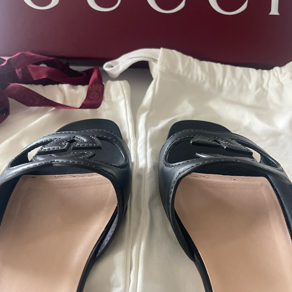 Gucci Leather Interlocking G Cutout Slide Sandals - Picture 5 of 11